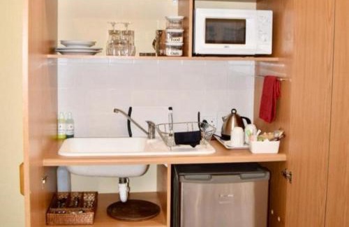 Kirkwood House | Cozy Upper Room Guesthouse: Family-Friendly with Breakfast