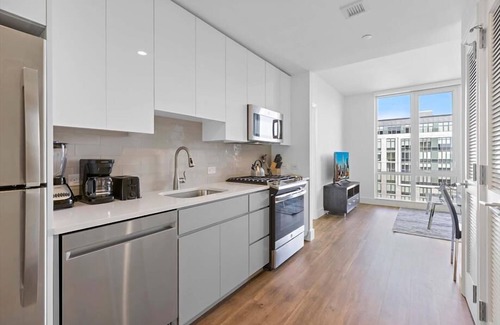 White Plains Apartment | Stylish 1BR Downtown Retreat with Kitchen and Gym Access
