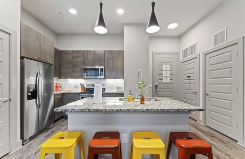 Montopolis Apartment | Stylish King Suite Near Downtown with Fast Wifi & Kitchen