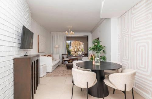Cape Town City Centre Apartment | Upscale 1BR with Large Balcony in Trendy De Waterkant