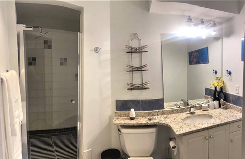 South Central House | Modern 2 Bedroom Suite with Child-Friendly Amenities