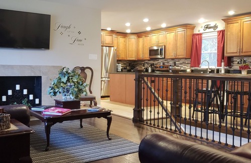 Fairfield House | Family-Friendly 5-Star Retreat with Pet and Kitchen Amenities