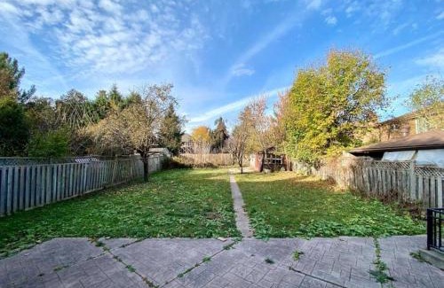 Richmond Hill Villa | Upscale 6BR Villa at Birch Avenue