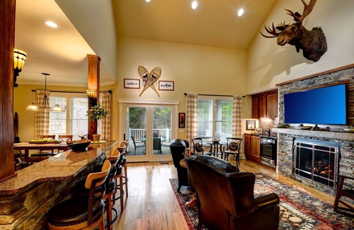Skaneateles House | Elegant Evan's Lodge: Lake View Retreat Near Downtown Skaneateles