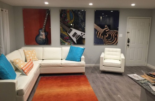 Riverside Condo | Stylish ATX Music Condo in East Austin Near Downtown Buzz