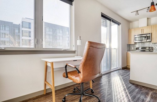 Old Ballard Apartment | Modern Ballard 2BR with Gym & Yoga, Near Farmers Market