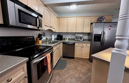 Auburn Condo | Upscale Condo, as close as it gets to Jordan-Hare Stadium!