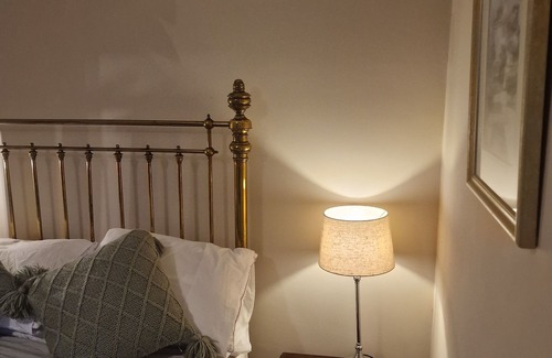 Earlsfield Bed & Breakfast | Upscale Double Room with private bathroom 300 yards from Earlsfied Station