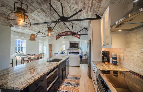 Lewes Apartment | Downtown Suite in Lewes with Ocean Views and Spa Access