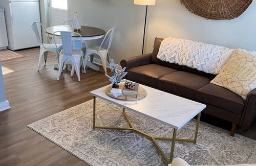 Laurens Apartment | Completely Renovated Hotel with Family-Friendly Amenities