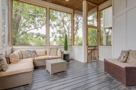 Nashville House | Experience The Astor: Family-Friendly Retreat in 12 South