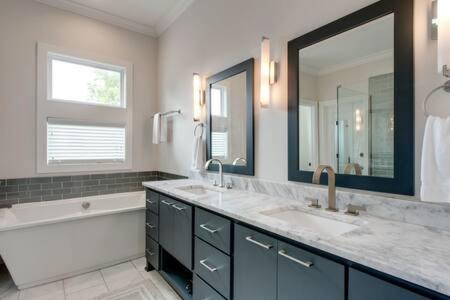 Nashville House | Experience The Astor: Family-Friendly Retreat in 12 South