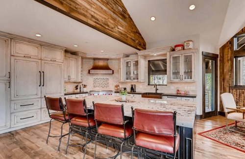 Copper Mountain House | Prime Location: Steps to Ski Area & High-Speed Chair Lifts
