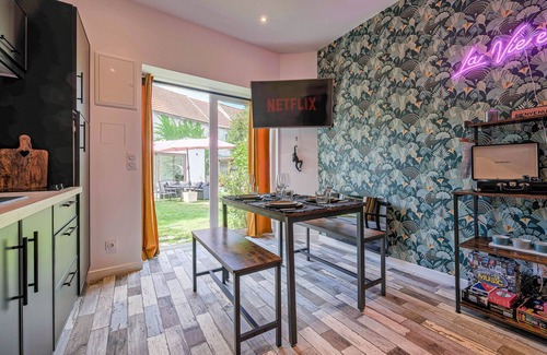 Chauconin-Neufmontiers Cottage | Prime Home Minutes from Disneyland with Family Amenities