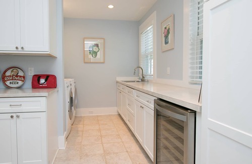 Eastport House | Pet-Friendly Getaway in Eastport/Annapolis - 10/10 Rated