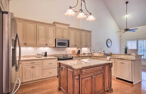 Aiken House | Elegant Home with Poker Room Near Golf and Family-Friendly Amenities