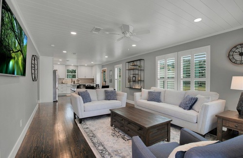 Dripping Springs House | Premier Home with Fire Pit - Steps from Mercer St!