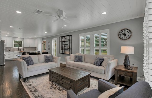 Dripping Springs House | Premier Home with Fire Pit - Steps from Mercer St!
