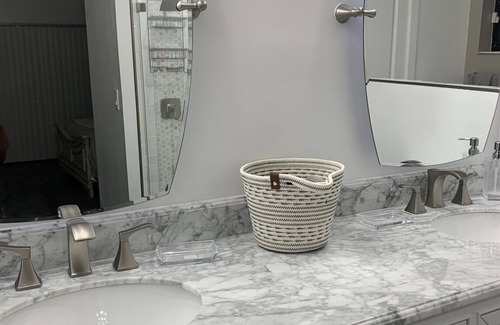 Miramar House | Modern Home Near Hardrock Stadium with Family-Friendly Amenities