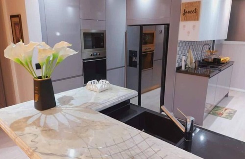 Sommerschield Apartment | Upscale Apartment with Breathtaking Views and Breakfast