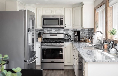 Traverse City House | Modern Oasis with Ocean View & Hot Tub - Rated 10/10!