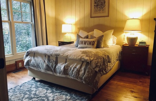 Cashiers Cabin | Modern Rustic Retreat: Family Getaway with Spa & Pool!