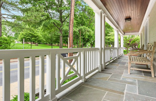 Historic District House | Modern Multi-Level Home with Deck and Family-Friendly Kitchen