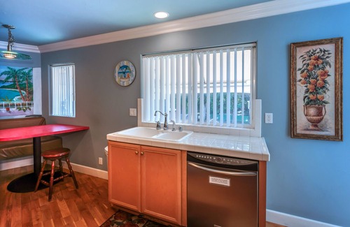 Avalon Villa | Newly Built 2 Bedroom Retreat with Pool & Spa - Rated 9.8