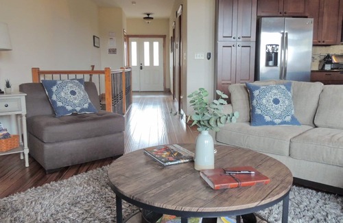 Estes Park House | Exceptional Town Home with Mountain Views & Game Room