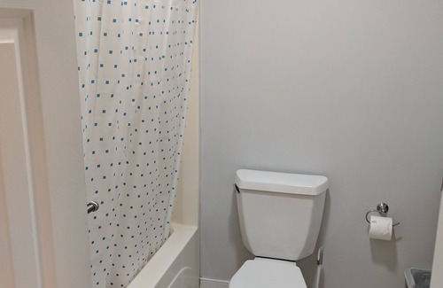 Downtown Syracuse House | Prime Downtown Town House: Walk to Attractions & More
