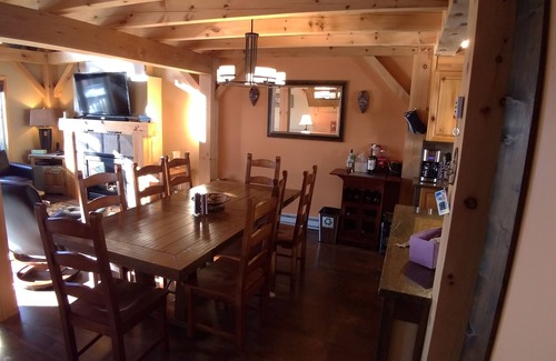 Big White Ski Resort House | Premier Townhouse with Ski Access and Spa Amenities