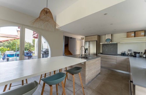Soorts-Hossegor Villa | Elegant Villa Steps from the Beach with Spa and Hot Tub