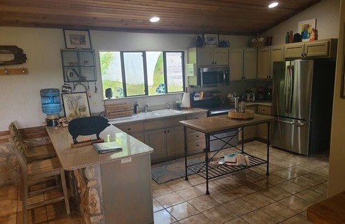Dripping Springs House | Beautiful Waterfront Cabin with Pool & Spa near Dripping Springs