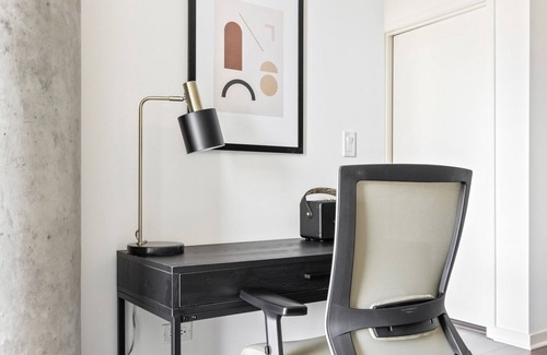 West Loop Apartment | Modern West Loop 1BR with Gym, Lounge & Pet-Friendly Perks