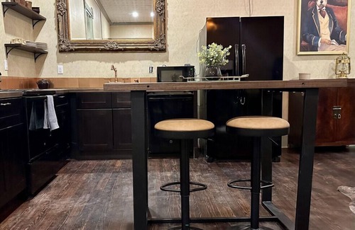 Okemah House | Upscale Western Inn With Historical Distinction and Modern Comfort