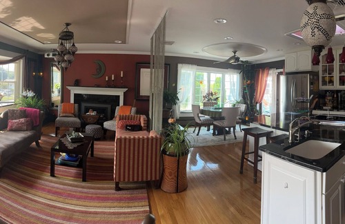 Worcester House | Elegant Zen Retreat with Pool and Spa Amenities