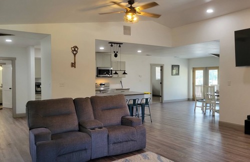 Yantis Apartment | Upstairs Apartment On Lake Fork 2bd 2ba