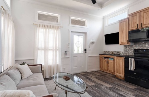 Dripping Springs Apartment | Upstay - Cabin Home in Dreamland