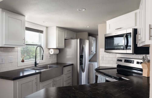 Dripping Springs Apartment | Upstay - Dreamland Cabin With Loft - Near Austin