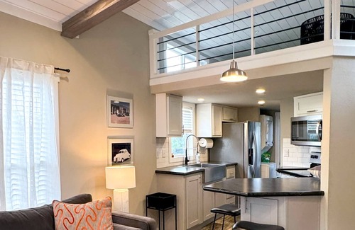 Dripping Springs Apartment | Upstay - Dreamland Cabin With Loft - Near Austin