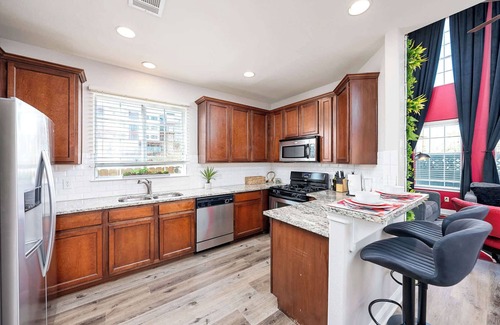 Govalle House | Family-Friendly Upstay in East Austin, Steps from Downtown