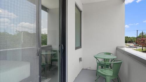 West Congress Apartment | Upstay Modern 2 Bedroom Home near South Congress