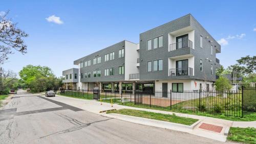 West Congress Apartment | Upstay Newly Renovated Apt near SoCo