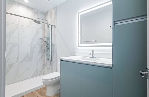 West Congress Apartment | Upstay Newly Renovated Modern Apartment Near Soco