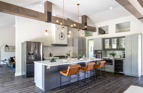 Lewis Mountain Ranch House | Upstay—Stunning Farmhouse, 10 acres w Private Pool