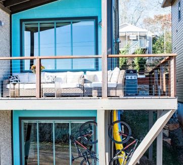 Asheville House | Upstream Penthouse: 4-Star Excellence with Hot Tub & Kitchen