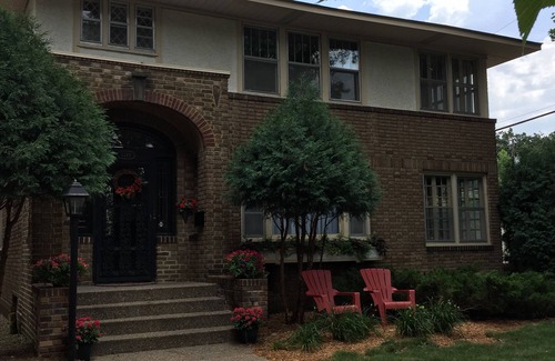 Ecco Apartment | Inviting Uptown 4BR Near Lake Calhoun with Garden Patio
