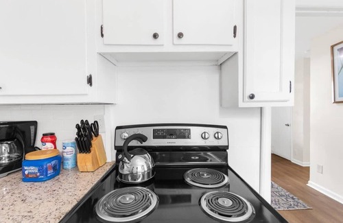 Norwood Apartment | Uptown Apartment: Family-Friendly Retreat Near Parks