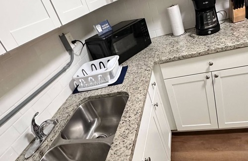 Norwood Apartment | Uptown Apartment, Near Parks! The Bricks Unit 4