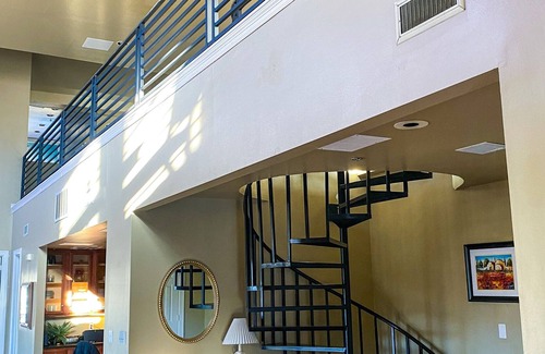 Uptown Condo | Uptown Dallas 2-Story Penthouse Condo across from the Crescent Hotel